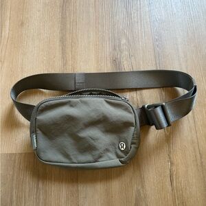 lululemon athletica Women's Olive Belt Bag